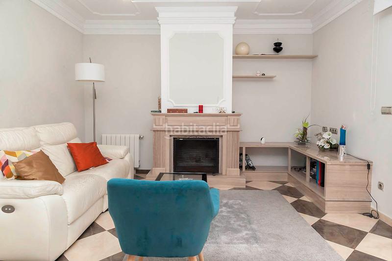 Foto 50228578-da4c-4892-a891-02241cfefa18. Semi detached house with fireplace heating parking in Prat de Llobregat (El)