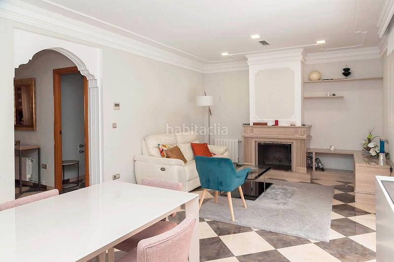 Foto b8c542c8-8ee1-4f1d-bbad-39ba62e1fc8b. Semi detached house with fireplace heating parking in Prat de Llobregat (El)