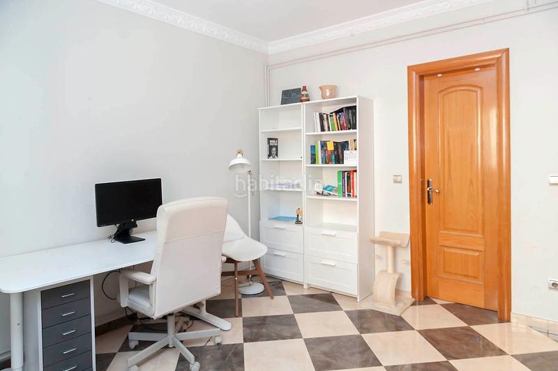 Foto ed56689f-d3ec-45f1-ab34-b20942046135. Semi detached house with fireplace heating parking in Prat de Llobregat (El)