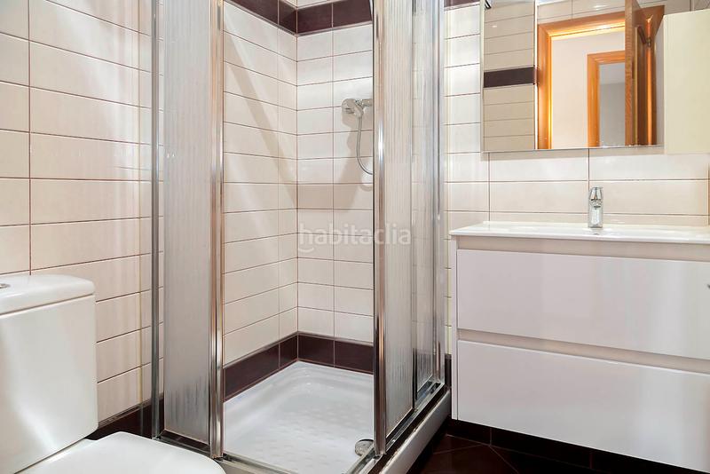 Foto fb493881-f2b6-48ff-be73-a57832125abf. Semi detached house with fireplace heating parking in Prat de Llobregat (El)