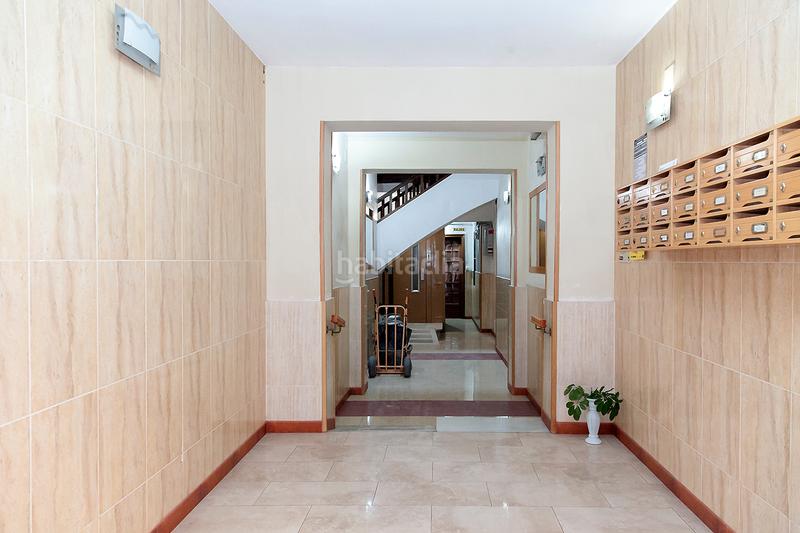 Foto 9d859f69-8c99-418a-a9af-20c5582a15ca. Piso en carrer de siracusa 13 en Vila de Gràcia Barcelona