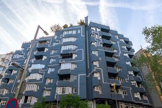 Pis  Pla�a de lesseps. Amplio piso en venta en pla�a lesseps