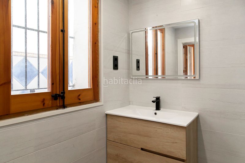 Foto b2ad5d54-46e1-42c8-8429-5ae2c21f2cb1. Pis amb calefacció a Vila de Gràcia Barcelona