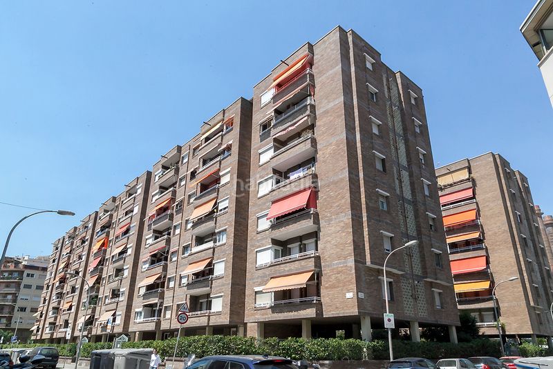 Foto b1ae3e90-8d72-4567-9b42-e3f82a6d2542. Pis a El Poble Sec - Parc de Montjuïc Barcelona