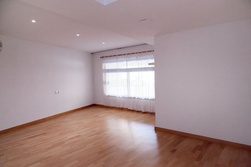 Foto 4566628d-0e1c-4942-a861-38c5471957bb. Pis a El Coll Barcelona