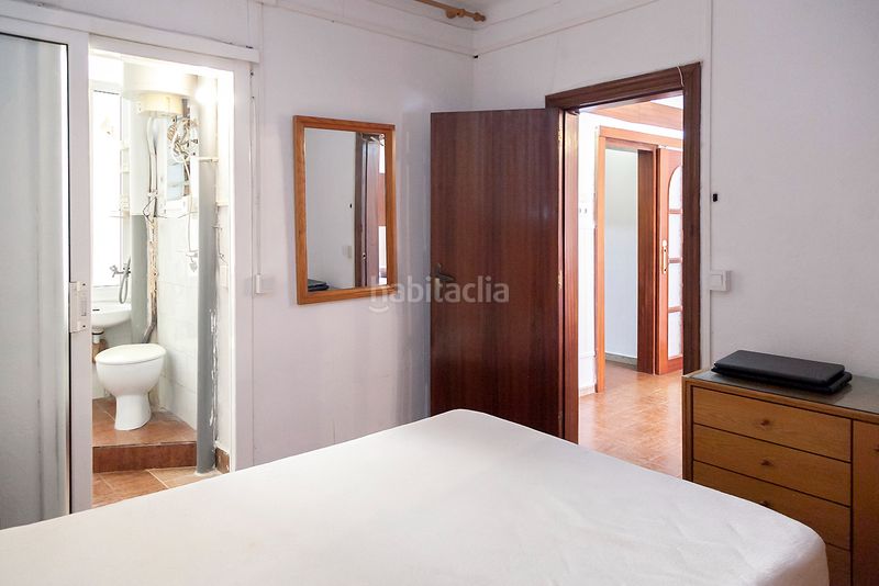 Foto f0e95a5b-35fa-4f03-8447-007110034870. Pis a Sagrada Família Barcelona