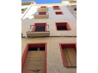 Casa  Carrer clivillers. Olot - centro. casa en fase de estructura. fachada y tejado rest