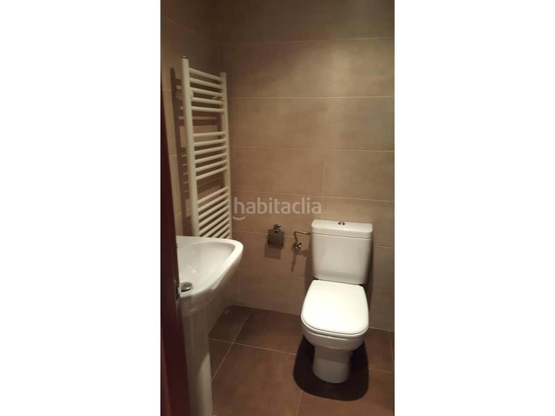 Foto 0cd546de-c8d9-4436-8b93-2e871fb77f5d. Piso especial inversores piso parking trastero en Olot