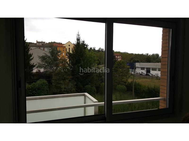 Foto 262063d5-6ff3-40eb-aefe-aef637249c85. Piso especial inversores piso parking trastero en Olot