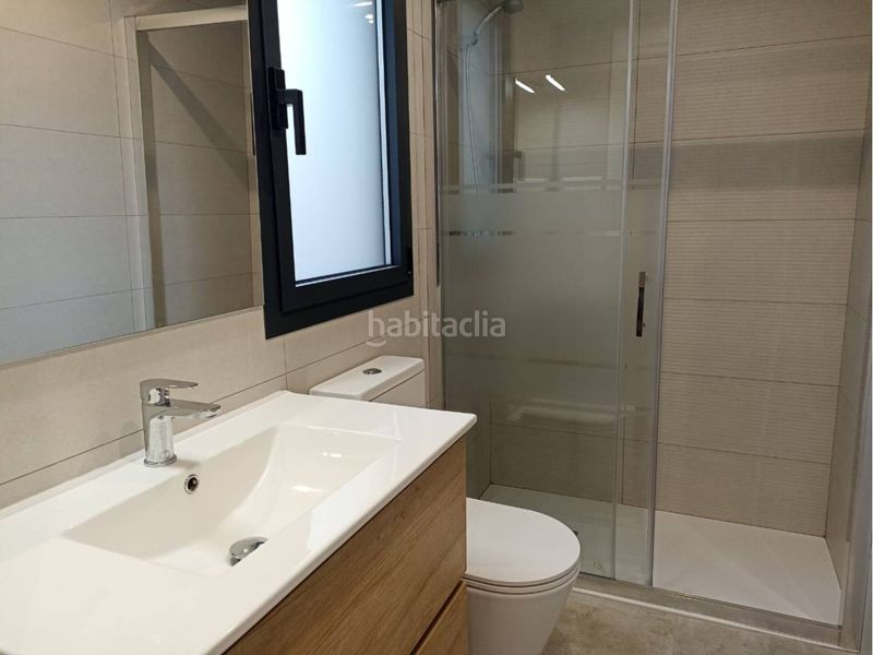 Foto b59e6d16-1bd1-4282-9010-36aabb793461. Casa a schiera in avenida santa coloma 115 in Olot