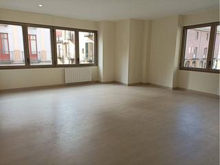 Pis  Hospici. Piso en venta en olot