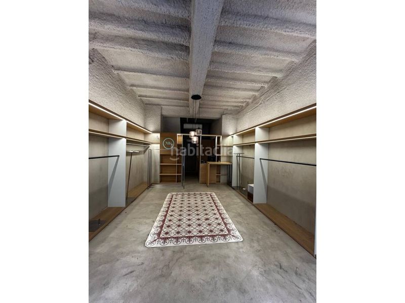 Foto 866499c7-88d7-4d04-82b2-813c147f2526. Lloguer local comercial a Olot