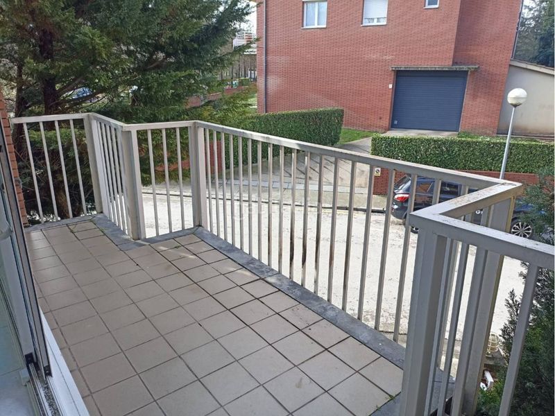 Foto 1b5b0042-96dc-4cd8-9f0a-b3801c1cd9fe. Casa adossada amb calefacció aparcament a Olot