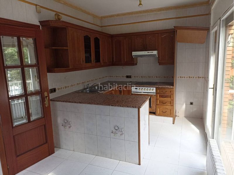 Foto 6dc5ab46-8db4-4a76-b7b6-6683094a3b02. Casa adossada amb calefacció aparcament a Olot