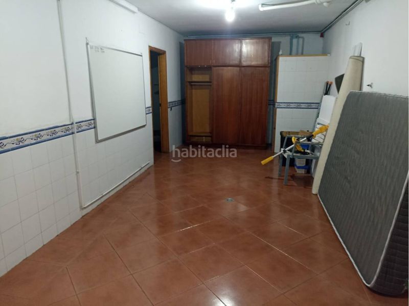 Foto d4cfd1c1-2afd-4e95-ae36-f137d27890e9. Casa adossada amb calefacció aparcament a Olot