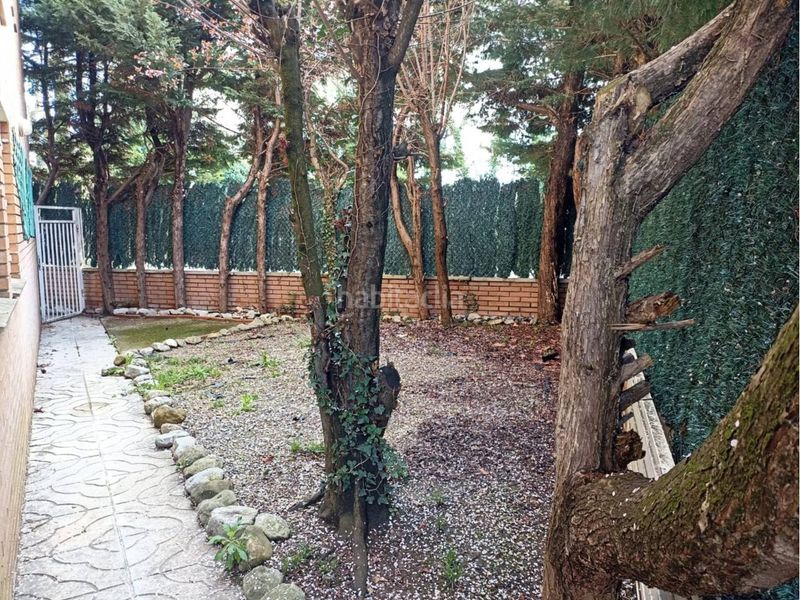 Foto dcac656c-73aa-43b7-865d-673703a16d84. Casa adossada amb calefacció aparcament a Olot