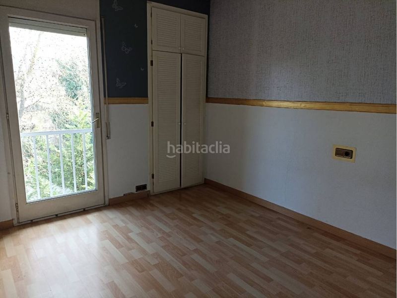 Foto ffe09979-59f9-424a-87ea-6dc276cd3ce2. Casa adossada amb calefacció aparcament a Olot