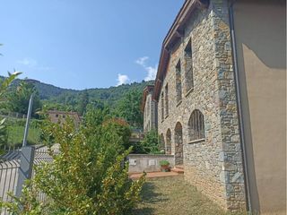 Doppelhaus  Paseo meridià verd. Casa cantonera en venta vallfogona del ripollès