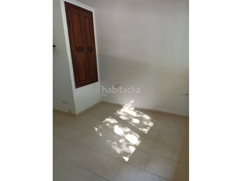 Foto 43083e5e-e04d-4fd9-a8e7-a78978c35488. Casa adossada amb calefacció aparcament a Olot