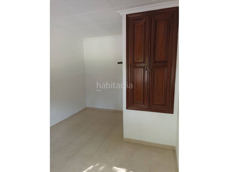 Foto cdbf7cf5-f8d7-4e7f-a60b-588e2f2277cd. Casa adossada amb calefacció aparcament a Olot