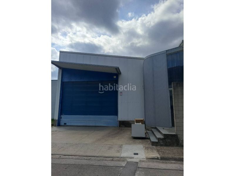 Foto 11bfa010-be66-441b-8a1f-5a8d703faa1d. Nau industrial a Olot