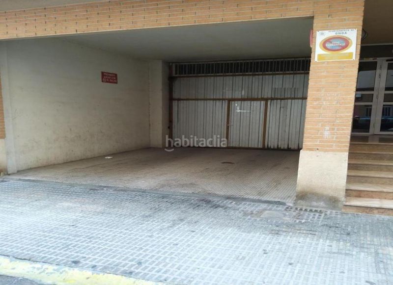 Foto d81fa6b8-71bc-4605-b169-d21d278f7f56. Aparcament cotxe a Onda