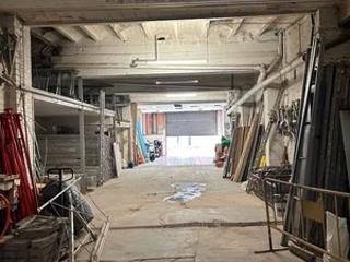 Lloguer Local Comercial  Carrer de miquel servet. Local con vado en alquiler