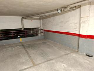 Aparcament cotxe a Calle tirso de molina 3. Plaza de garaje zona  rosell