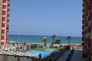 Apartament a Calle g 1g. Apartamento con vistas al puerto y mediterráneo