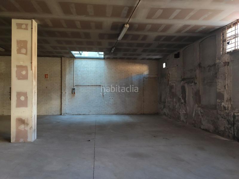 Foto 77c2e2ac-def3-4673-bc61-655aea38b588. Alquiler local comercial en carrer de montserrat 31 multiples usos,almacen,oficina en Terrassa