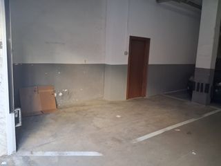 Lloguer Aparcament cotxe a Carrer de galileu 278. Situado en planta baja