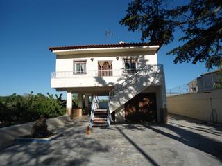 Chalet à Benafer. Excelente  chalet en benafer, en el centro del pueblo.