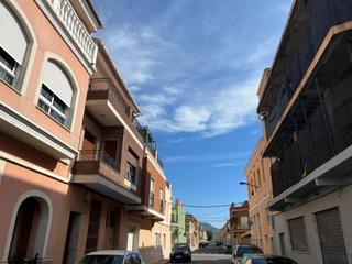 Casa a Polinyà de Xúquer. Casa duplex, centro del pueblo, con excelente tranquilidad, quie