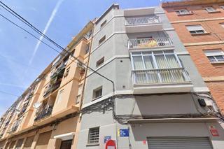Pis a Barrio Benicalap. Piso de 3 habitaciones,  excelente inversion con sentido.
