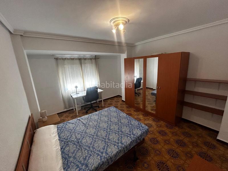 Foto e7eee6ba-9cad-4b69-9755-990085d9c473. Piso excelente inversion, muy buena zona, ascensor, para entrar a vivir. en Valencia