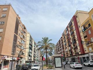 Appartement à L´Amistat. Piso en la calle santos justo y pastor, a pocos metros de parada