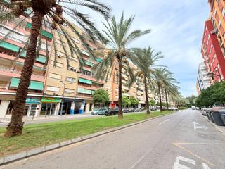 Appartement à Albors. Excelente inversion, piso en muy buena zona, ascensor, para entr