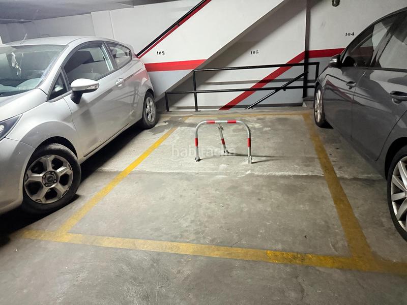 Foto 7b15496d-9a78-4a3a-9d86-274b69cba262. Aparcament cotxe a Exposició Valencia