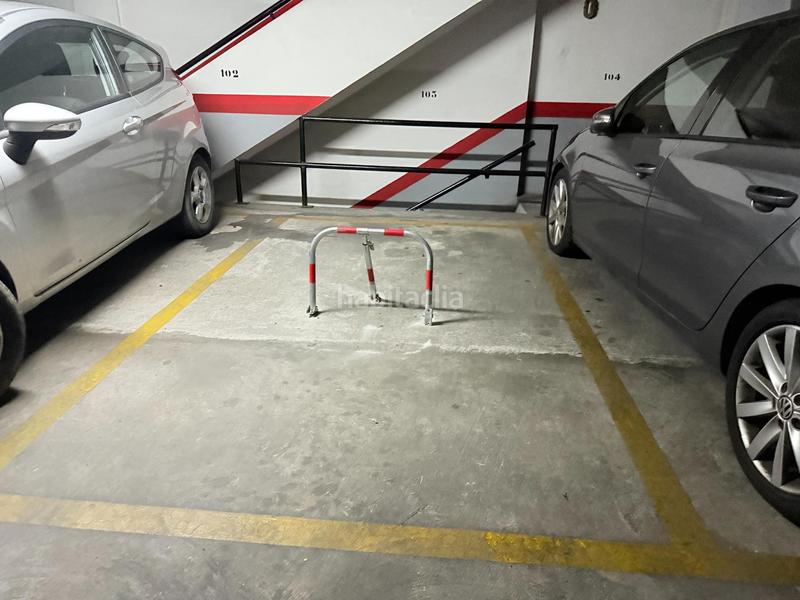 Foto aff6c49c-3c74-4982-a2bc-b033f873d172. Aparcament cotxe a Exposició Valencia