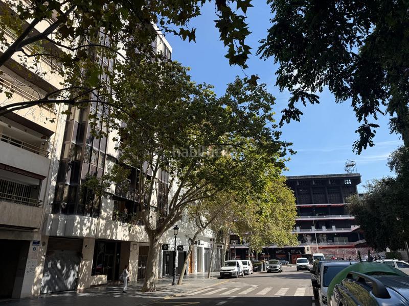 Foto b4168f6a-56ef-4c2b-9067-b64fa5e76030. Aparcament cotxe a Exposició Valencia