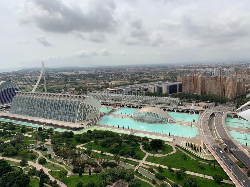 Piso excelente zona, piso amplio, a pocos metros de la ciudad de las artes y las ciencia y del club de tenis sporting en Valencia - Imagen 26