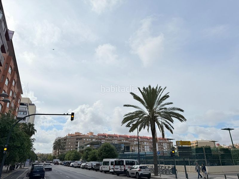 Piso excelente zona, piso amplio, a pocos metros de la ciudad de las artes y las ciencia y del club de tenis sporting en Valencia - Imagen 52
