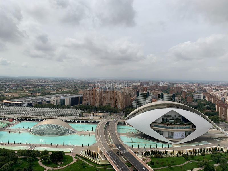 Piso excelente zona, piso amplio, a pocos metros de la ciudad de las artes y las ciencia y del club de tenis sporting en Valencia - Imagen 59