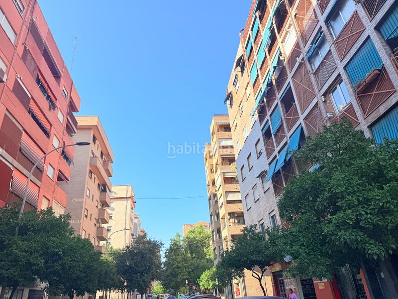 Foto ee32c114-c5b3-45cc-b31d-4ee9f1491b84. Aparcament cotxe a L´Illa Perduda Valencia
