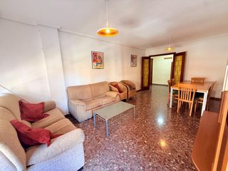 Lloguer Pis a Beteró. Piso en zona avda. blasco ibañez,  para estudiantes, amplio,  de