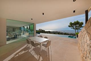 House in Avinguda tomàs blanes tolosa 36. En venta moderno chalet unifamiliar de lujo, obra nueva con vist