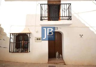 House in Benamargosa. Casa de pueblo, en benamargosa, totalmente reformada.