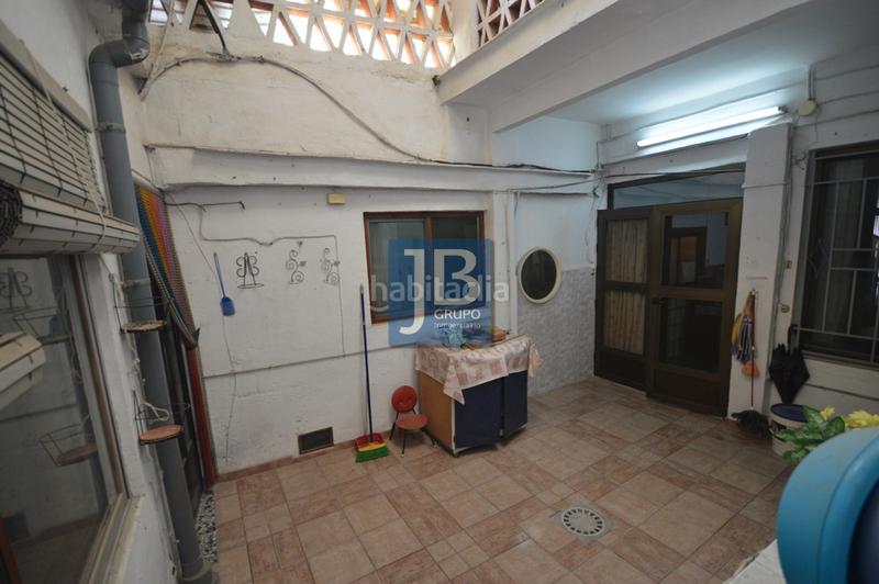 Foto a81c3cee-f453-41b6-8da7-c7eca6a63402. Reihenhaus in Manuel