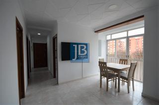 Pis  Calle del doctor fleming. Piso con muebles