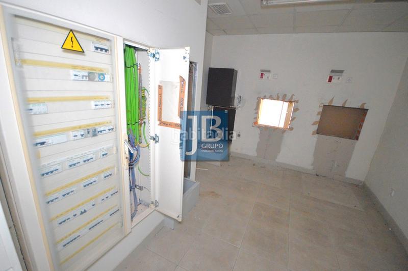 Foto 0bd8cb48-8945-4a50-8abb-f81dfce83c77. Alquiler local comercial magnifico local en el Centro en Xirivella